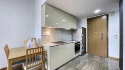 Lakeville (D22), Condominium #587579371